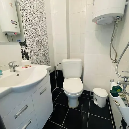 By The Sea - With Free Parking アパート