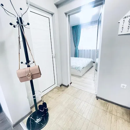 By The Sea - With Free Parking Apartment Varna