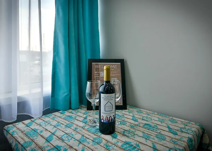 By The Sea - With Free Parking Βάρνα