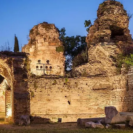 By The Sea - With Free Parking Appartamento Varna