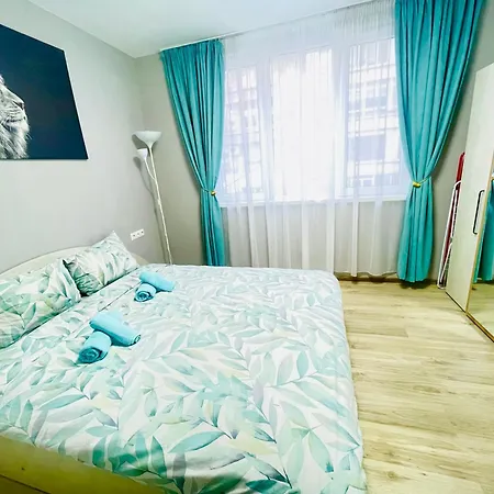 By The Sea - With Free Parking * Warna