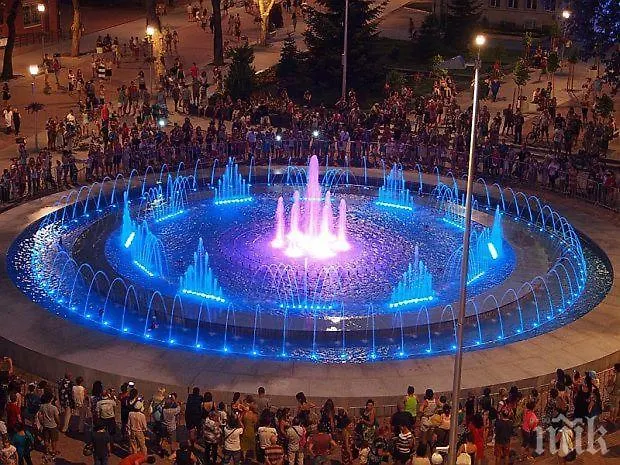 Апартаменты By The Sea - With Free Parking