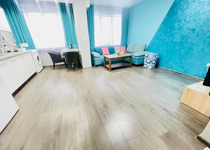 Апартамент By The Sea - With Free Parking