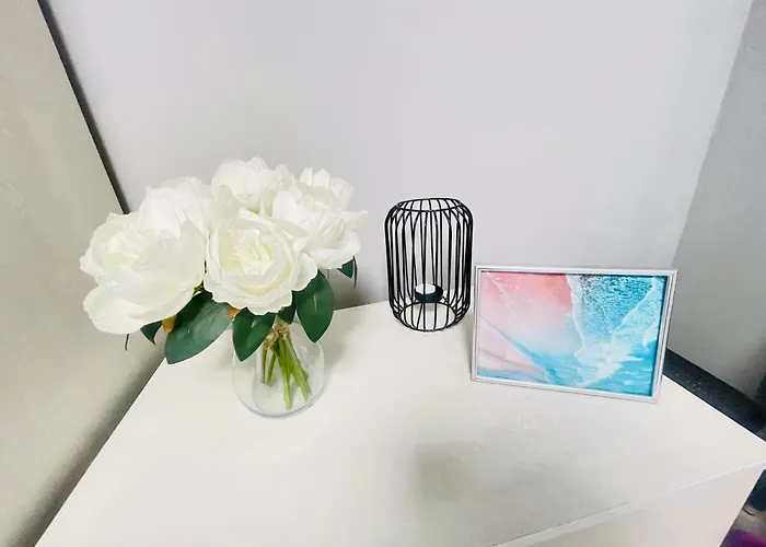 Апартамент By The Sea - With Free Parking